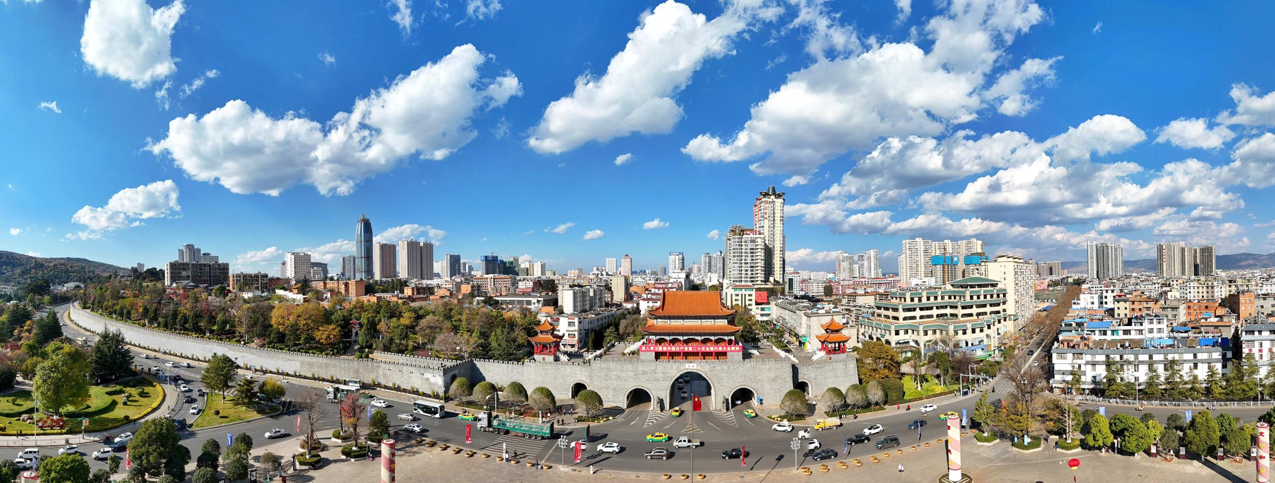 发展中的曲靖市。