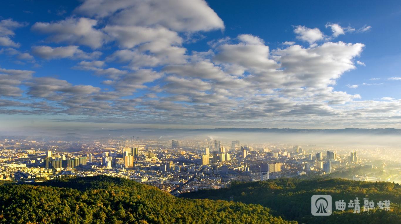 麒麟之晨(全景云海).jpg